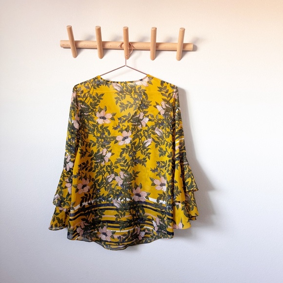 Cabi Spring Scene Floral Blouse - Picture 7 of 7